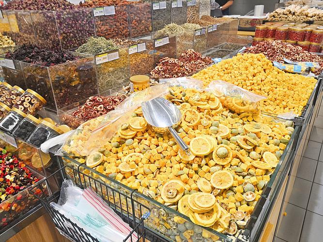 敞開(kāi)銷售無(wú)遮蓋，散裝食品裸售隱患多